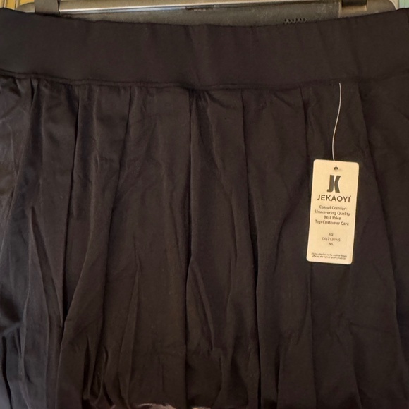 Women's Pleated Tennis Skater Skirts with Inner Shorts Pockets - Picture 4 of 4